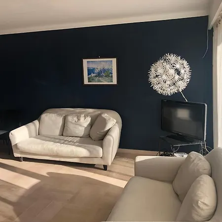 Bel Proche Climatisees Apartamento *